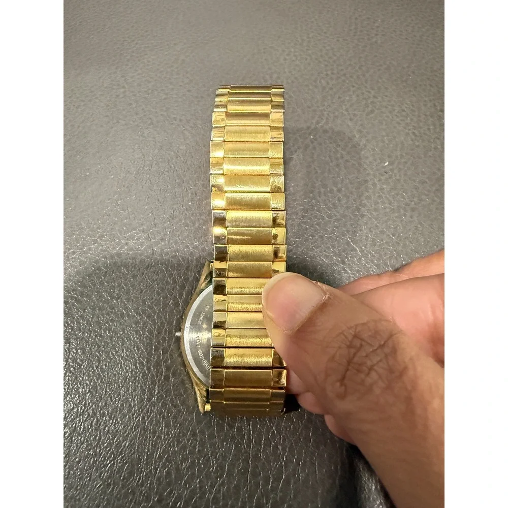 Vintage Pulsar Gold Tone Quartz Watch Date Window Speidel Band‎ V147-8020